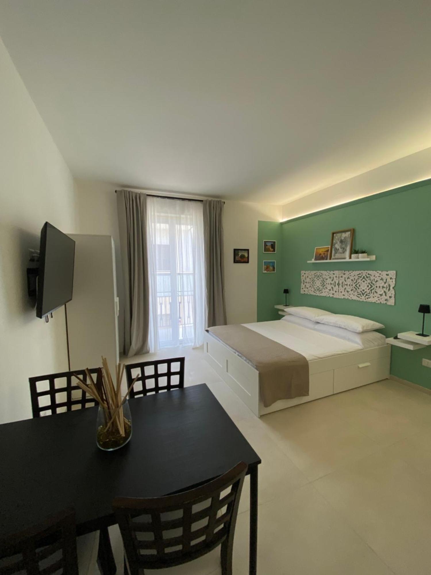 Le Buguse Suite Apartment Lecce Exterior photo